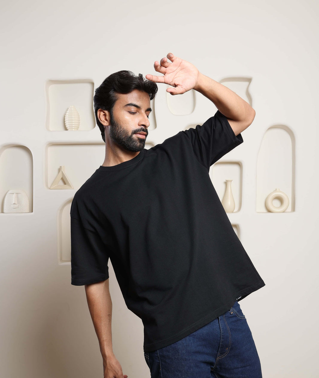 Black Oversized T-Shirt - CARAV